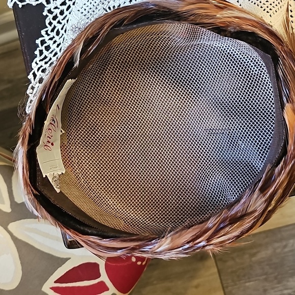 Valerie Modes Unique Feathered, Meshed Toque or Pill Box Hat - Picture 9 of 12